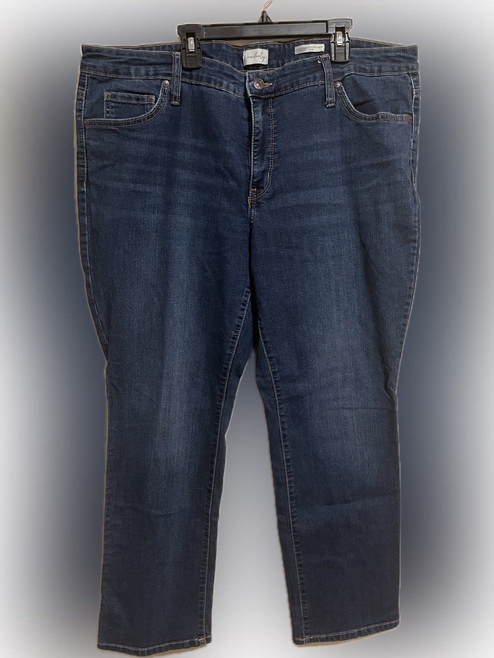 Wonderly Straight Leg Jeans in Dark Blue Denim